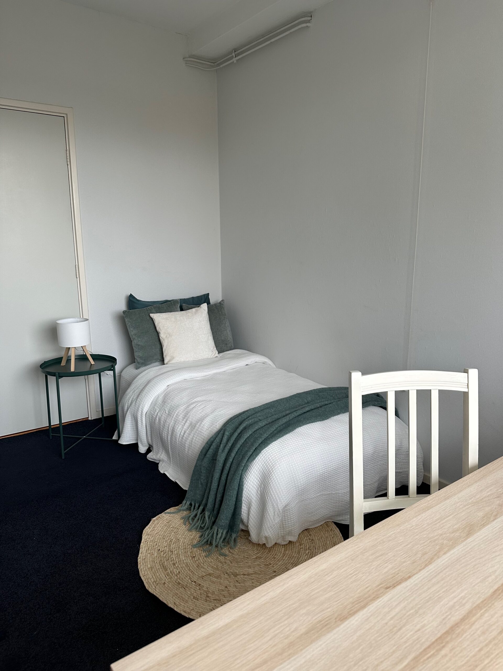 IMG_8541 De grote slaapkamer na de styling